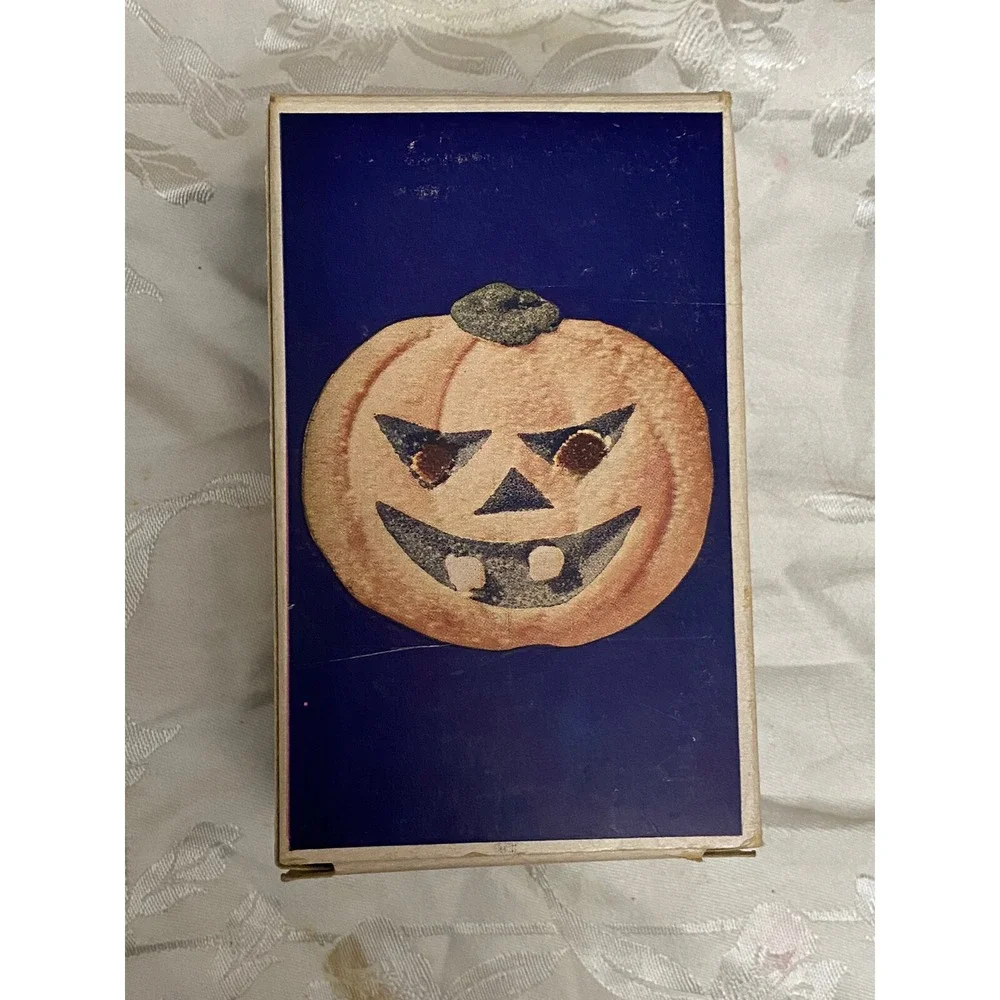 Aunt Chick's Happy‎ Days Easter Bunny Snowman Clown Pumpkin Cookie Cutters Box